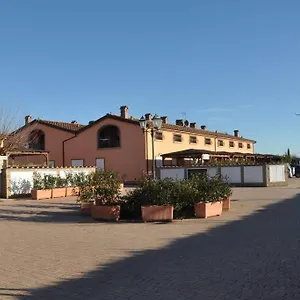 Appartamento Ampio Con Piscina In Prossimità Del Mare, Vada