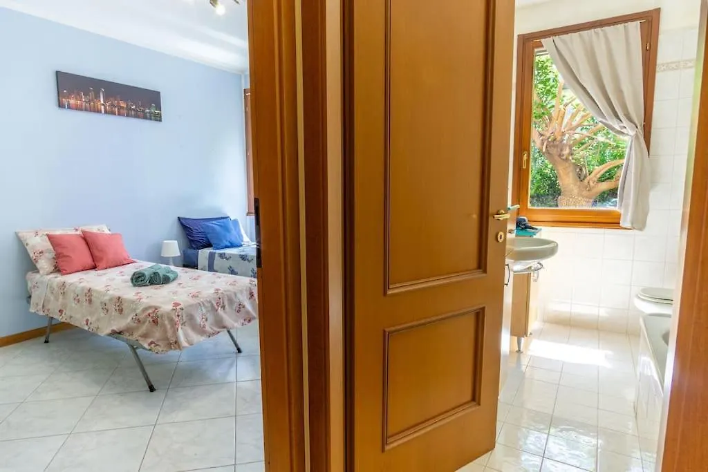 Casa Gelso - Garden, Free Wi-Fi, Ac, 3 Bedroom Vada 0*,  Italy